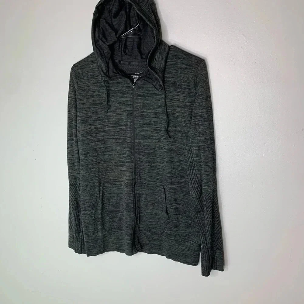Nike Dri Fit hooded top size large